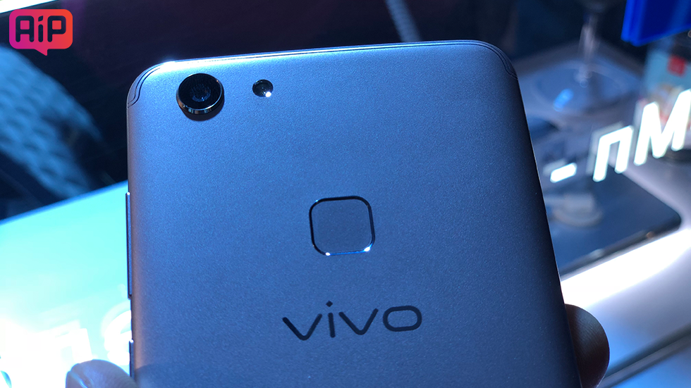 Vivo V7 и V7+ официально презентованы в России — характеристики, цена