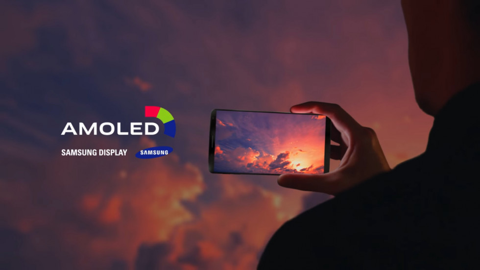 Реклама устройства с AMOLED дисплеем