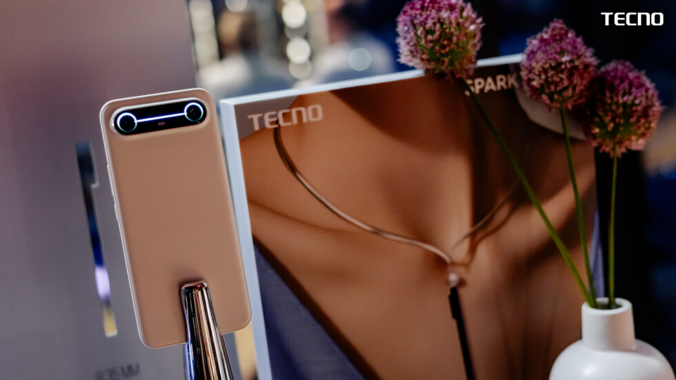 Тонкий смартфон SPARK Slim и ультрабук MEGABOOK S14